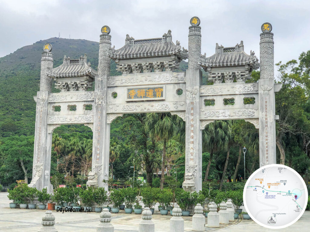 地壇 及 寶蓮禪寺 • 牌樓